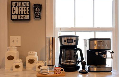 Luxury Federal Hill Home with Rooftop & 4 Parking Spots - Foto 8