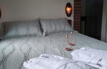 Chalé Som do Riacho e Chalé Riacho Sereno, com Hidromassagem e Lareira á 20 minutos de Gonçalves-MG - Photo 41