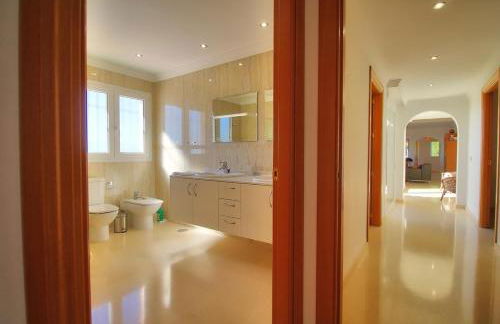 Luxurius Villa with private pool - Photo 18