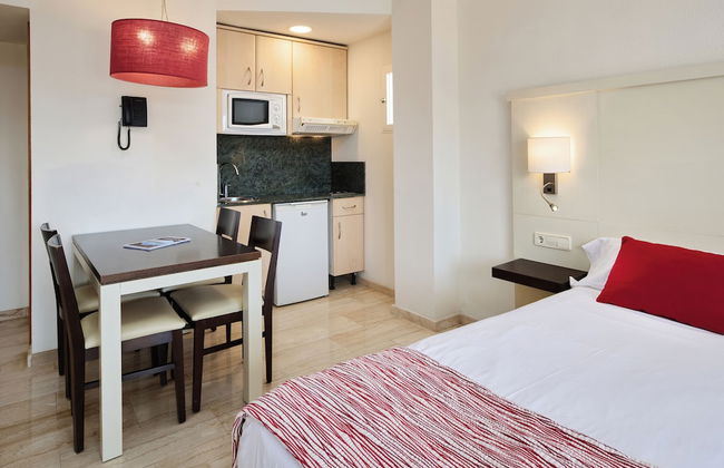 Grupotel Alcudia Suite - Photo 12