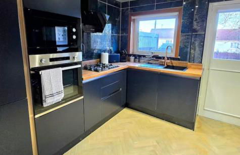 Super luxury 2 bedroom, full house sleep 5 with garden & parking close to airport - Foto 101