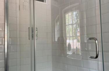 Historic Cottage in Heart of Farnham nr the Castle - Photo 16