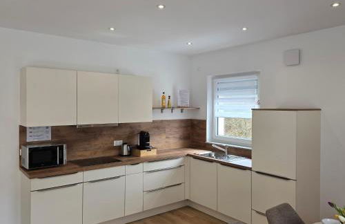 Großes Apartment mit Küche, Dusche, Badewanne, Balkon, Parkplatz vor dem Haus, schnelles Internet, ADA5 - Foto 10