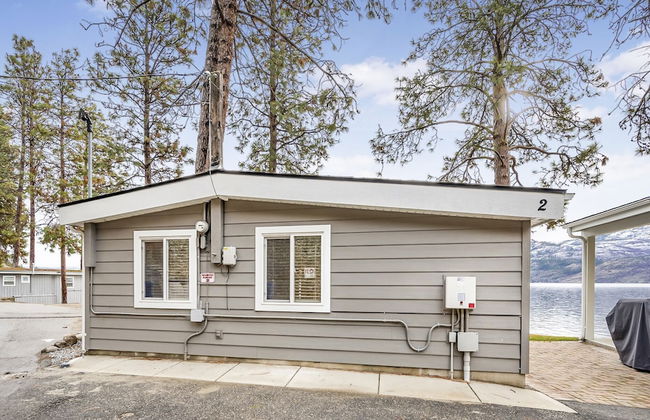 Family Friendly Cottage w Amazing View - Photo 22