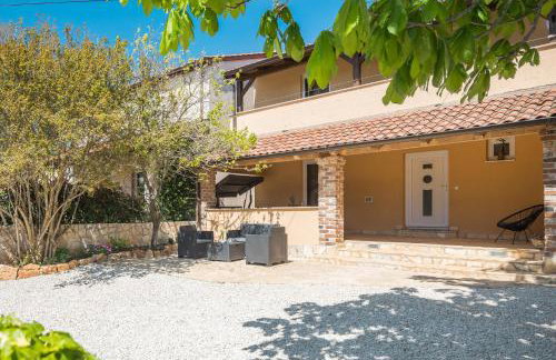 Casa Viktoria with private garden and BBQ - Foto 10