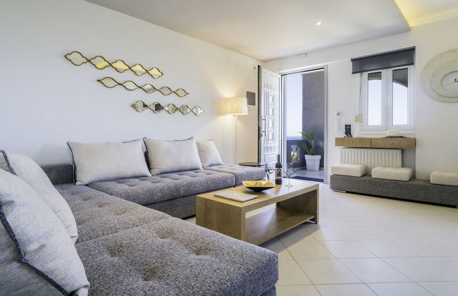 Talos Luxury Suites - Photo 32