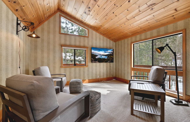 Tahoe Forest Chalet 3BR House w/ Mountain Views - Foto 20