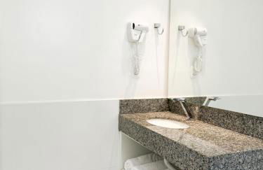 Yes Hotel - Photo 38