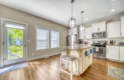 Spacious Dog-Friendly Getaway with Year-Round Pool & Hot Tub - Foto 13