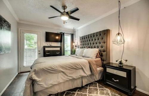1BD Condo South Irving I28 - Foto 3