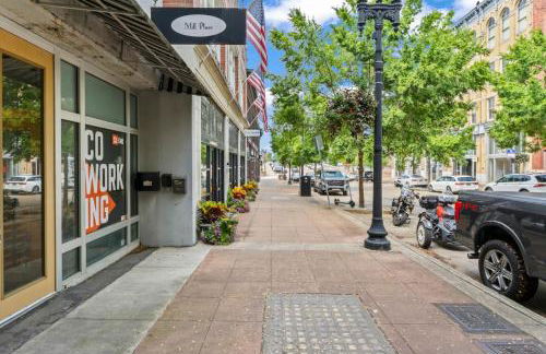 Amazing Rooftop Patio Overlooking street - Foto 33