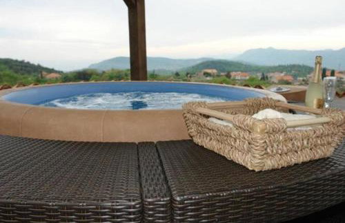House Rilovic - Two Bedroom House With Swimming Pool and Jacuzzi - Foto 56