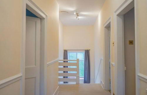 18th-Century Farmhouse with Countryside Views - Foto 58