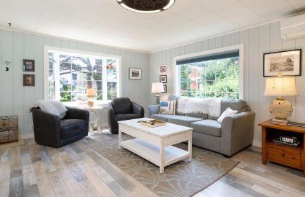 Beach Pines Bungalow by Avantstay Classic Cottage Steps to the Beach w/ Private Yard - Foto 10