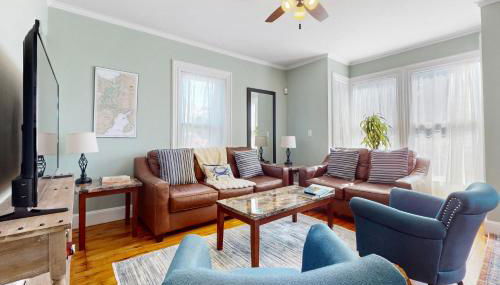 Longview House - Photo 3