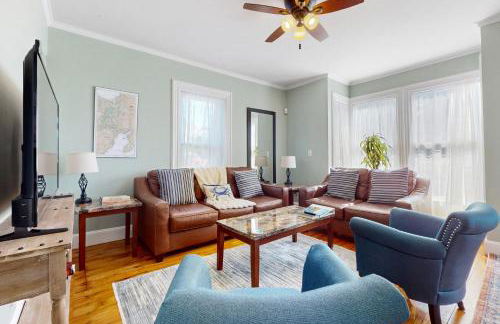 Longview House - Photo 3