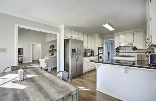 Deck and Yard Family-Friendly Lawrenceville Home! - Foto 11