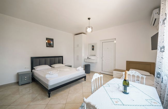 Mariana Apartments - Photo 22