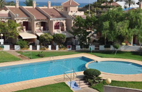 Precioso dúplex con piscina, en 1ª linea de playa - Foto 33