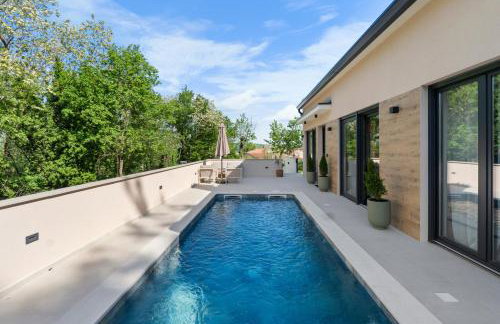 Charming Villa Harmonia with Heated pool and Indoor Jacuzzi surrounded by nature - Photo 11