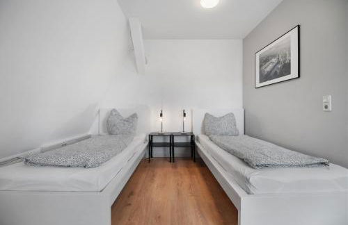 Teamquartier Erfurt Nord mit Stellplatz - Foto 11