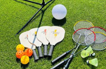 Stunning Lake House with a Pool and Hot Tub - Foto 26