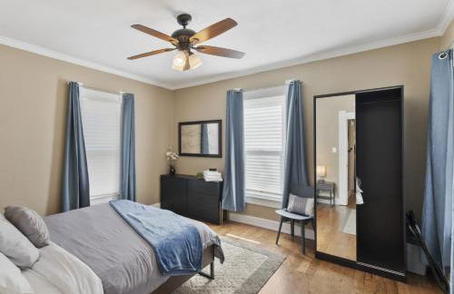 3 bedroom *Downtown* with Firepit - Foto 16