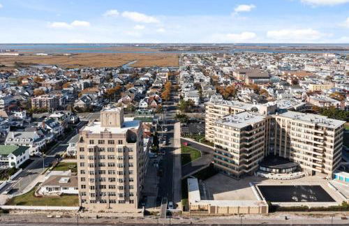 Modern 4BR 2BA Apt Steps to the Beach Open Living - Foto 27