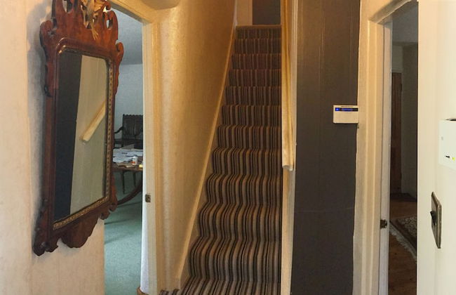 HOLIDAY HOME OF THE MONTH Finchley Sleeps 4 - Foto 2