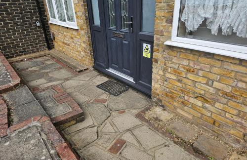 Orpington North Townhouse - Photo 4