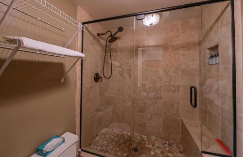 5th Floor 2BD 2BA Condo with Magnificent Views - Foto 22