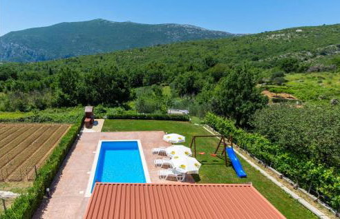 Three-Bedroom Apartment In Donja Ostrvica - Photo 21