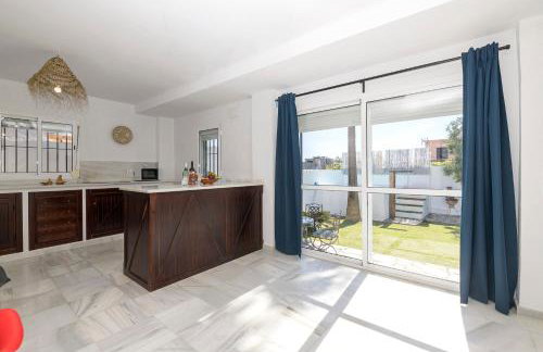 Preciosa Casa con Jardin y Piscina Privada en el Puerto de santaMaria - Photo 15