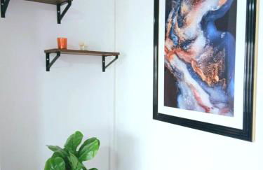 1 BR Corby Town Centre Contractors & Family Friendly - Photo 10