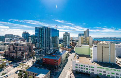 Cityscape Elegance with Water Views - Foto 9