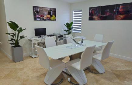 Sunny Oasis with private pool - Foto 33