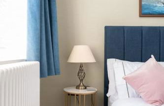 Warm Beachfront Getaway with Winter Ocean Views & Parking - Foto 86