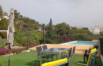 La Torrecica, con carácter andaluz y magníficas vistas al mar y Sierra Nevada - Photo 3