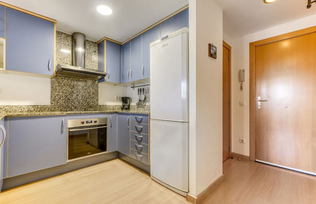 Apartment in Roses Near Sandy Beach - Photo 10