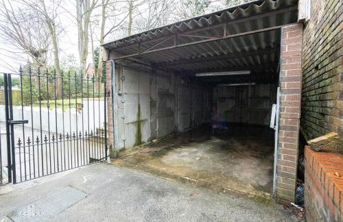 Pillo Rooms - Spacious 4 Bedroom Detached House close to Heaton Park - Foto 69