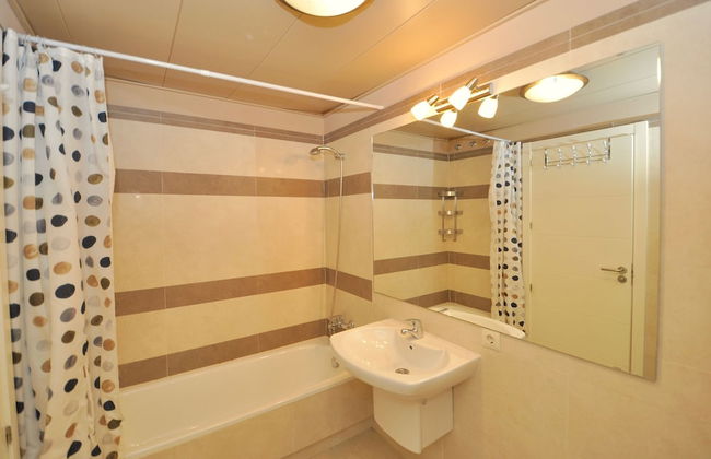 Apartment Garbi Boadella - Photo 13