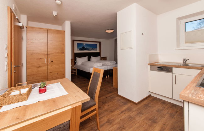 1 bedroom Apartment in Pettneu am Arlberg with garden and terrace - Photo 3