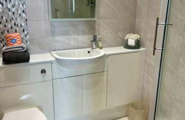 Beach from the Balcony, ensuite and private parking - Photo 36