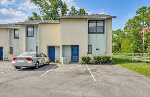 10 Mi to Navarre Beach! Waterfront Rental w/ Pool - Foto 27