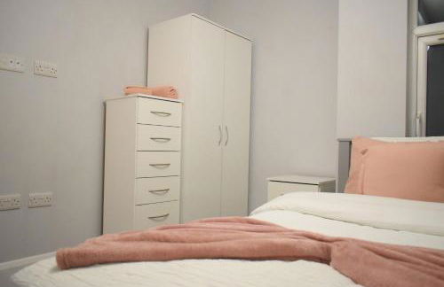 Charming 5 Bedroom Home in High Wycombe Perfect for Families - Foto 10