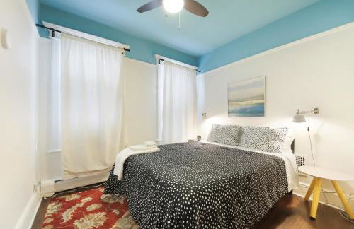 The Vic 3-BR Quick NYC Access & Parking - Foto 17