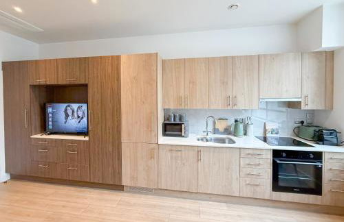 3-Bedroom with Balcony and Studio Apartments in St Johns Wood near Marylebone & Regents Park by NourNest Apartments - Foto 70