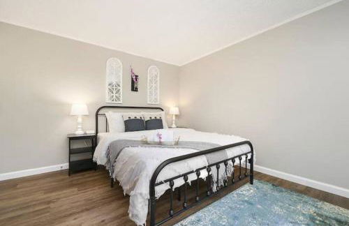 The Bumble Bee Hive 7-Bedroom House w/ Hot Tub - Foto 30