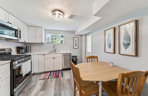 Remodeled 2 Bedroom Apartment by Wedding Venues - Foto 2