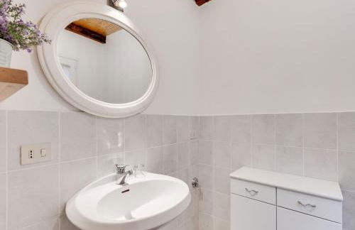 Cozy Hideaway Above Lake Como - Photo 52